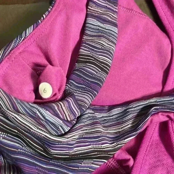 Lululemon Women's Purple Top - Picture 6 of 6